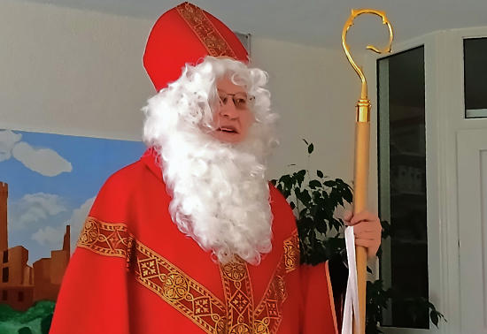 Der Heilige Nikolaus besuchte Haus Bachtal. (Foto: Maria Müller)>